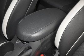 2012款现代飞思Veloster
