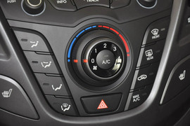 2012款现代飞思Veloster
