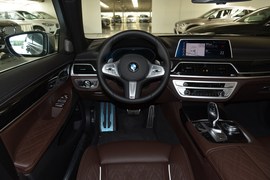 2019款宝马740Li