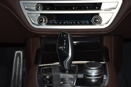 2019款宝马740Li