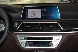 2019款宝马740Li