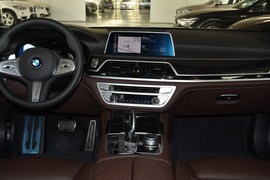 2019款宝马740Li