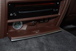 2019款宝马740Li