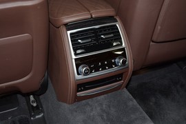 2019款宝马740Li