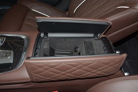 2019款宝马740Li