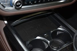 2019款宝马740Li