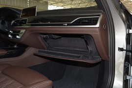 2019款宝马740Li