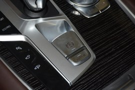 2019款宝马740Li