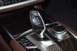 2019款宝马740Li