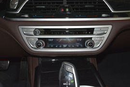 2019款宝马740Li