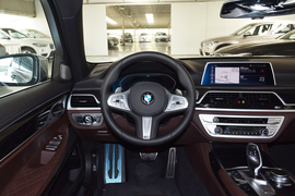 2019款宝马740Li