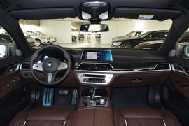 2019款宝马740Li
