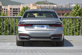 2019款宝马740Li