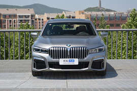 2019款宝马740Li