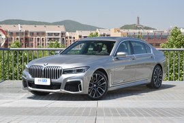 2019款宝马740Li
