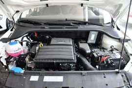 2013款大众捷达1.6L手动时尚型