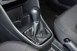 2013款大众捷达1.6L手动时尚型