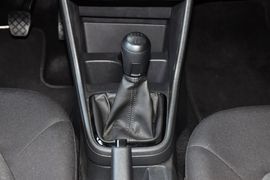 2013款大众捷达1.6L手动时尚型