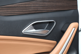 2019款北汽绅宝智道