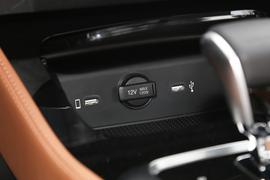 2019款北汽绅宝智道