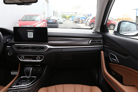 2019款北汽绅宝智道