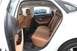 2019款北汽绅宝智道