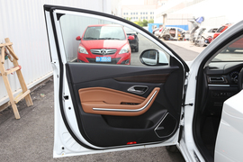 2019款北汽绅宝智道