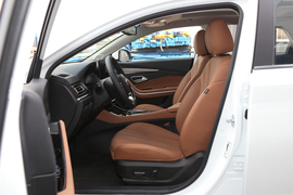 2019款北汽绅宝智道