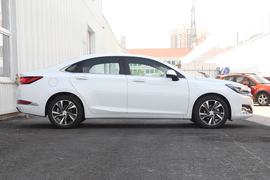 2019款北汽绅宝智道