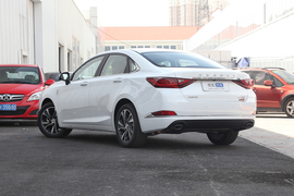 2019款北汽绅宝智道