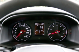   2020款 荣威i6 PLUS 1.6L CVT 4G互联荣耀旗舰版