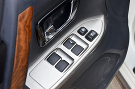 2020款三菱帕杰罗