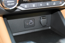 2020款日产轩逸1.6L