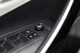 2019款丰田雷凌双擎