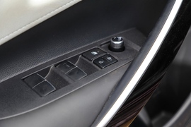 2019款丰田雷凌双擎