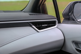 2019款丰田雷凌双擎