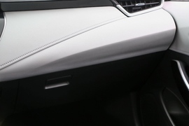 2019款丰田雷凌双擎