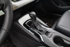 2019款丰田雷凌双擎