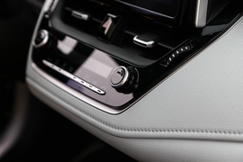 2019款丰田雷凌双擎