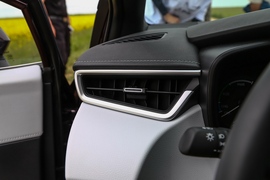 2019款丰田雷凌双擎