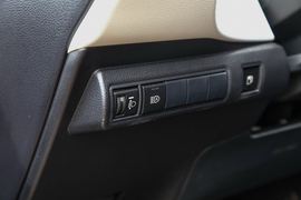 2019款丰田雷凌双擎