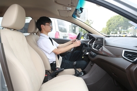2019款宝骏310W