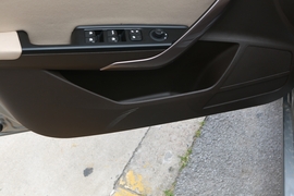 2019款宝骏310W