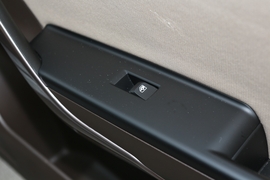 2019款宝骏310W