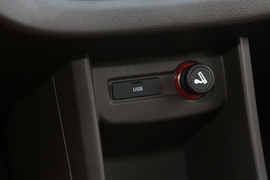 2019款宝骏310W