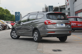 2019款宝骏310W