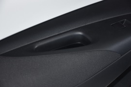 2019款丰田雷凌双擎