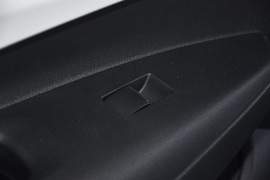 2019款丰田雷凌双擎