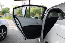 2019款丰田雷凌双擎