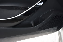 2019款丰田雷凌双擎